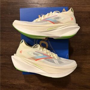 Brooks Hyperion Max 3